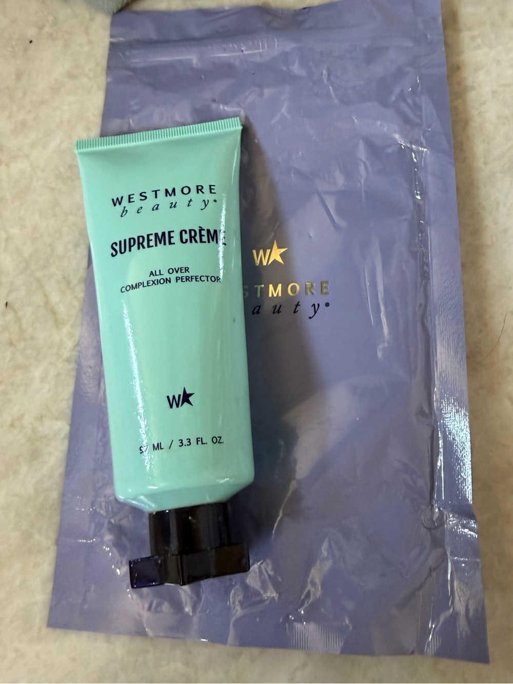 Westmore Beauty Supreme Creme in medium  97% Full